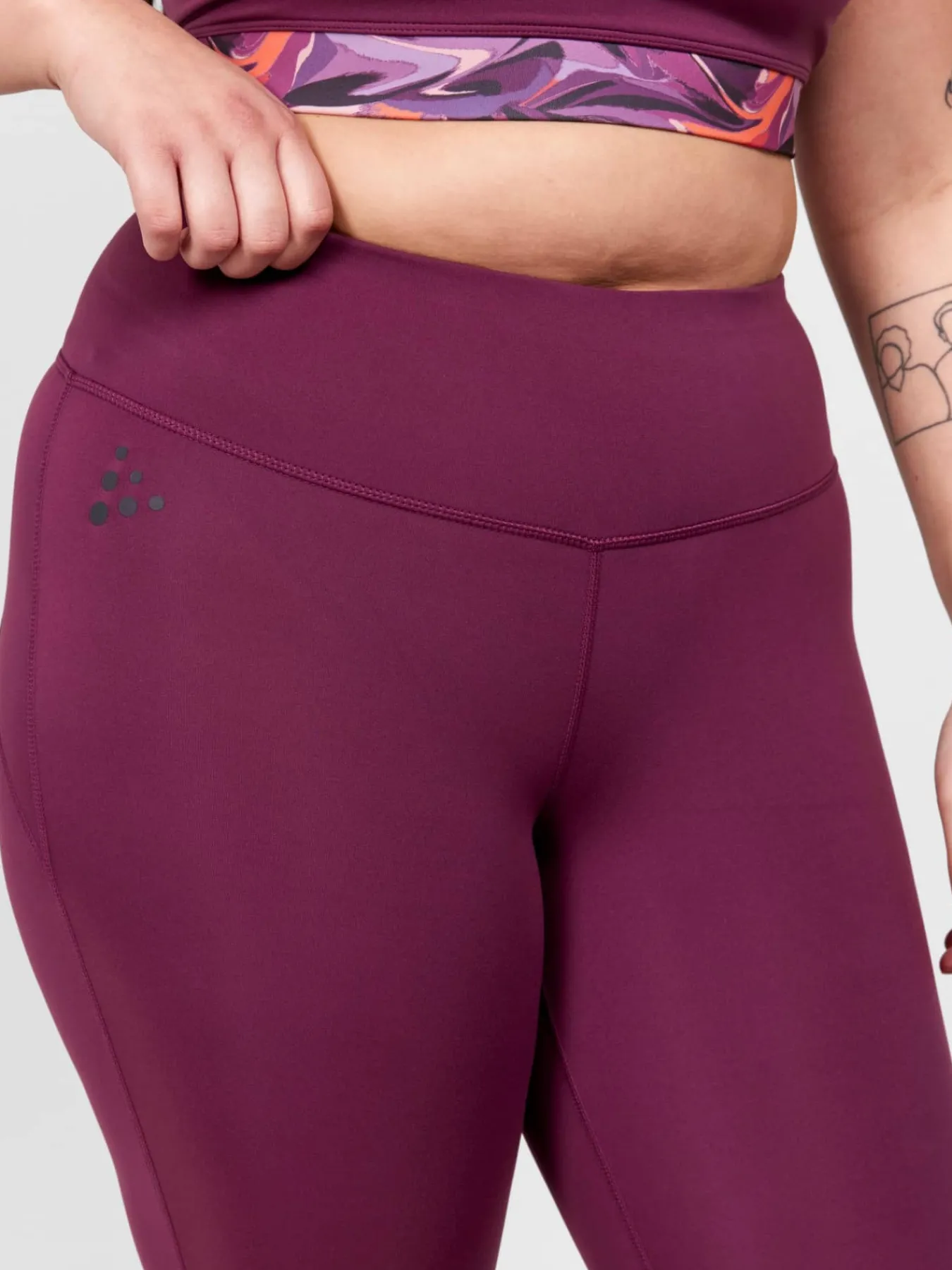 Craft Sportswear Tights|Träning^ADV Essence Plus Capri W Burgundy