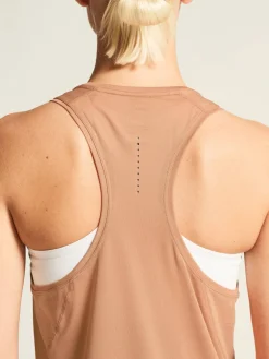 Craft Sportswear Linnen|Träning^ADV Essence Singlet 2 W Light Syrup