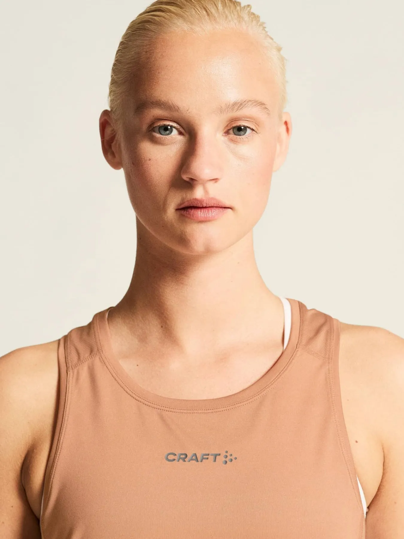 Craft Sportswear Linnen|Träning^ADV Essence Singlet 2 W Light Syrup