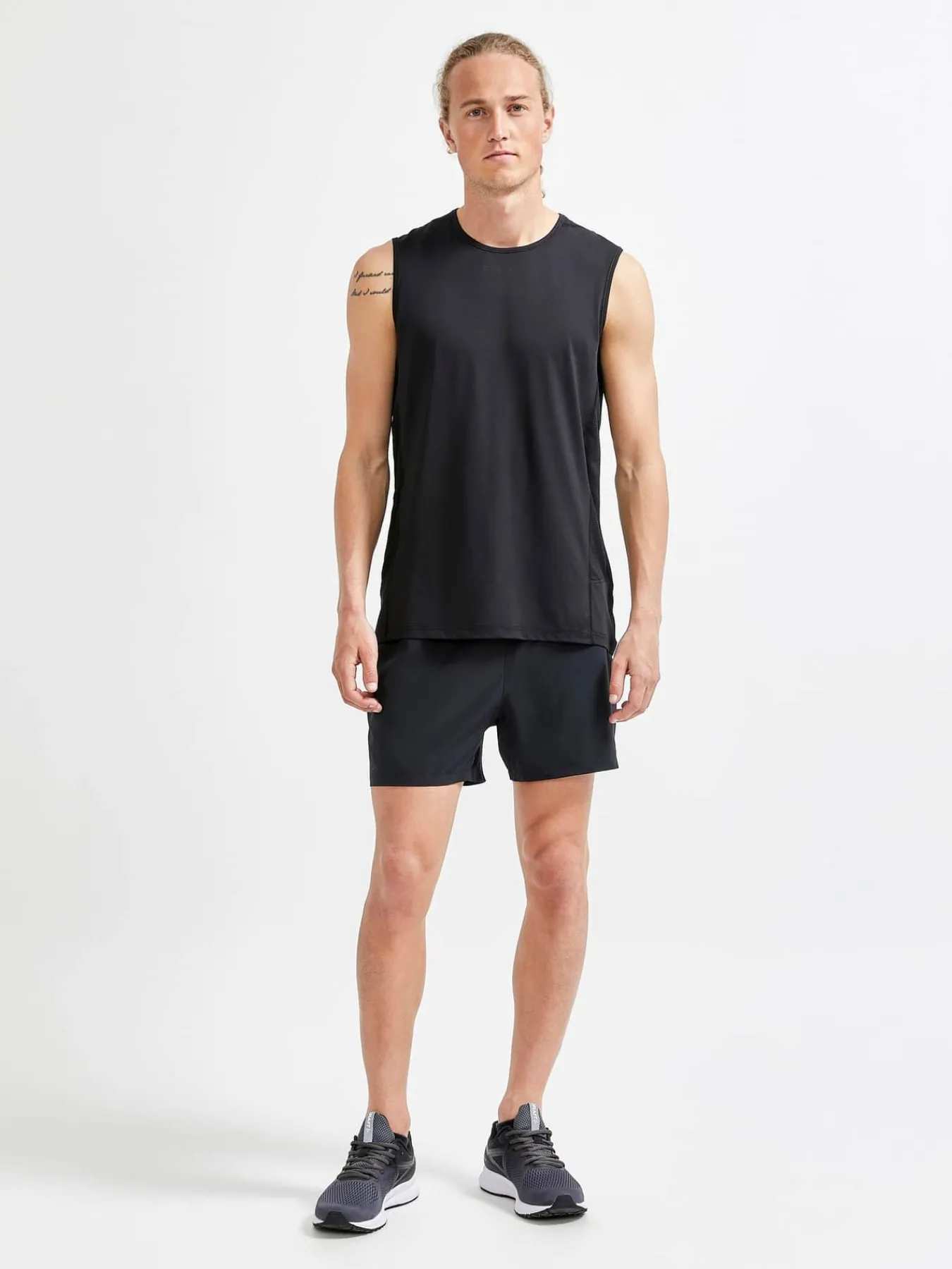 Craft Sportswear T-Shirts & Tröjor|Linnen^ADV Essence SL Tee M Black