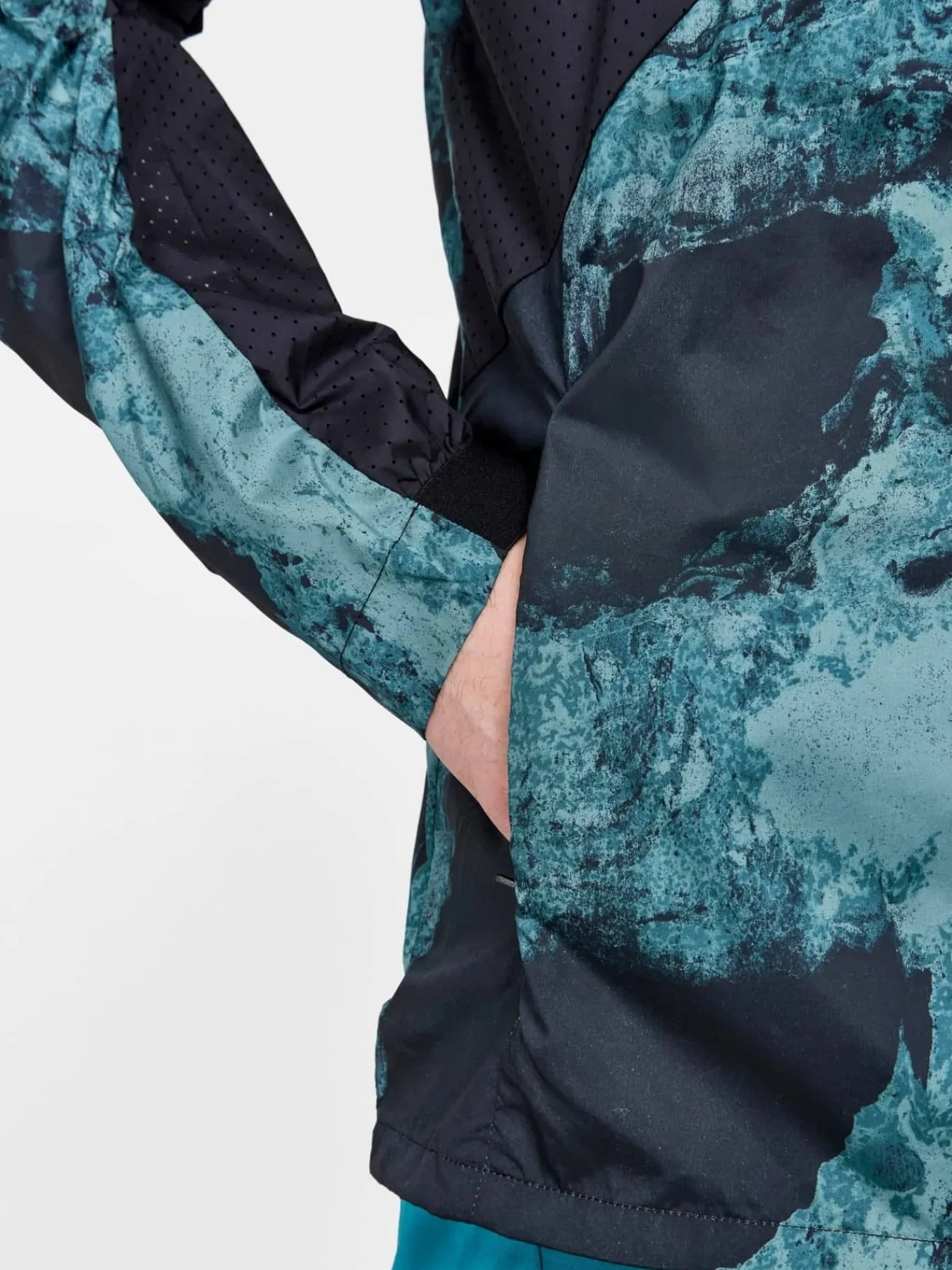 Craft Sportswear Jackor & Västar|Träning^ADV Essence Wind Jacket M Opal-Multi