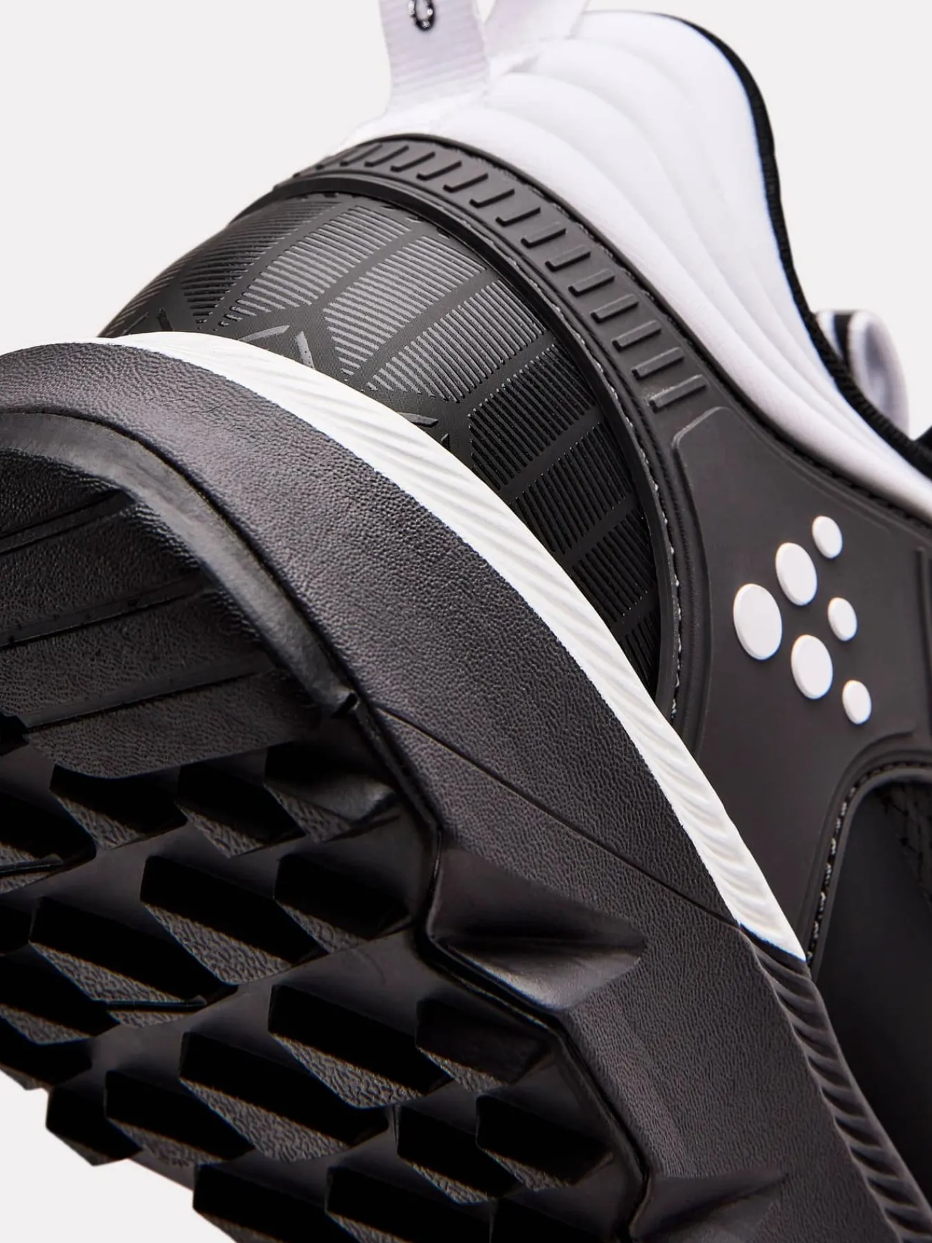 Craft Sportswear Promenadskor|Alla Löparskor^Speed Hike Mid M Black/White